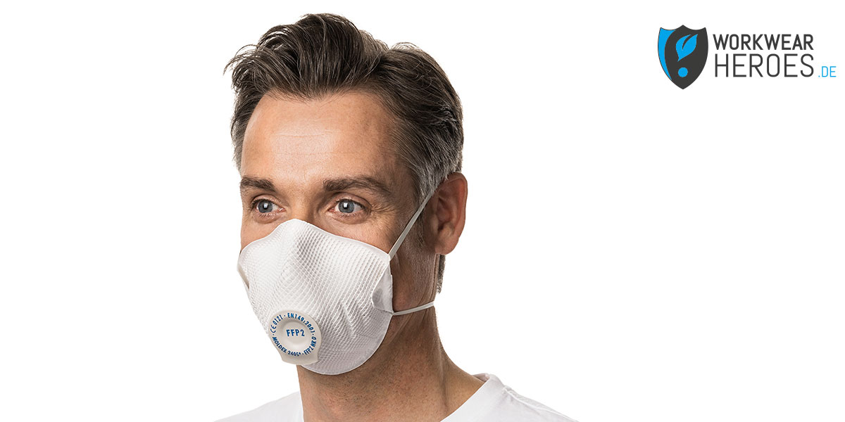 Mann mit Einwegmaske von Moldex zum Partikelschutz