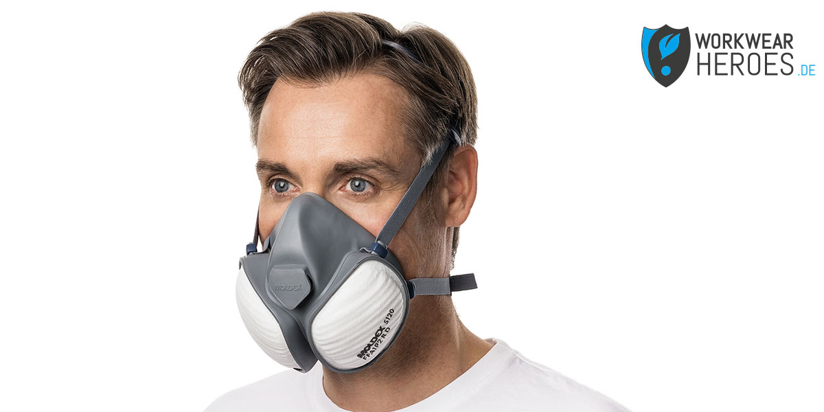 Ein Mann mit Kompaktmaske von Moldex